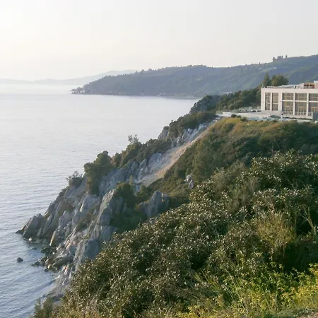 κτήμα *